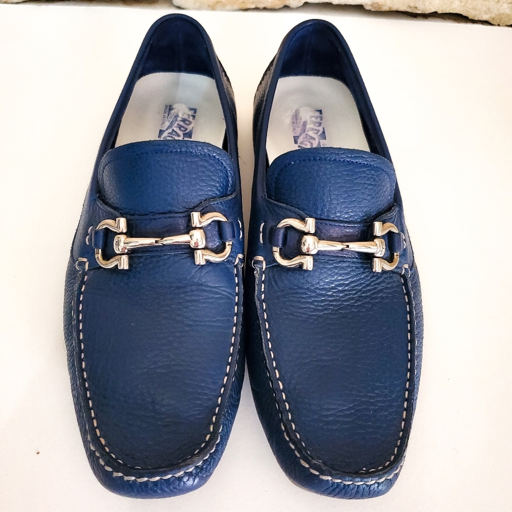 Salvatore Ferragamo Parigi Pebbled Leather  Driver Loafer